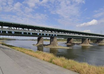 Zwłoki w Wiśle. Wyłowili je robotnicy. Nie wiadomo, kto to