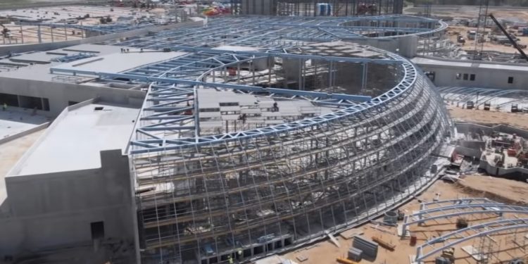 Otwarcie olbrzymiego aquaparku pod Warszawą zbliża się wielkimi krokami. Park of Poland rekrutuje