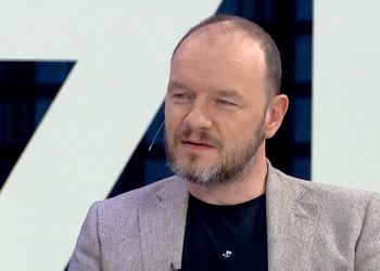 Eurodeputowani PO nie podali ręki premierowi. Dosadny komentarz aktora