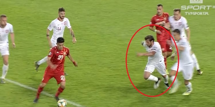 Polska – Macedonia. Rywalom Biało-Czerwonych należał się rzut karny? Dziennikarz pokazał powtórkę