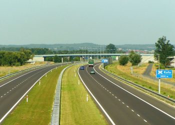 Nowe oznakowanie na polskich drogach. Ułatwi życie kierowcom