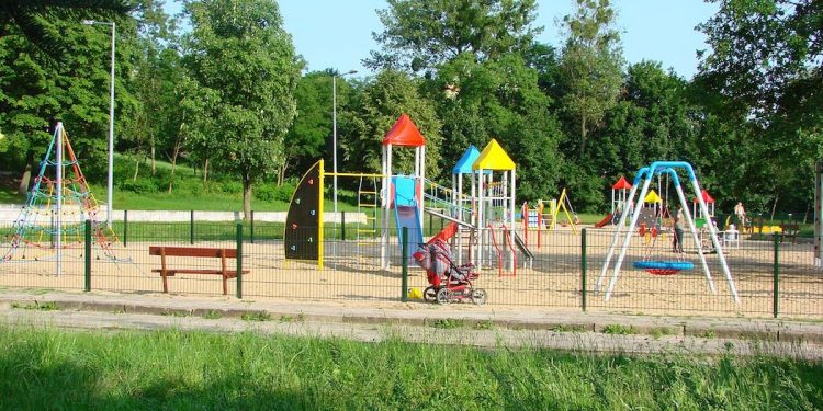 Plac zabaw imienia 10-letniej Kristiny powstanie w Mrowinach?