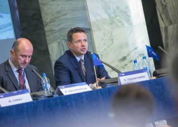 Trzaskowski nie zaprosi duchownych na uroczystości państwowe. „Urząd powinien być neutralny”