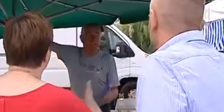 Arłukowicz spotkał się z wyborcą. „Czemu uciekacie?” [WIDEO]