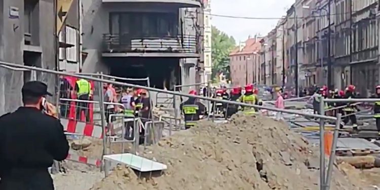 Dramat w Bytomiu. Wybuch w kamienicy, nie żyje dwoje dzieci i dorosła kobieta