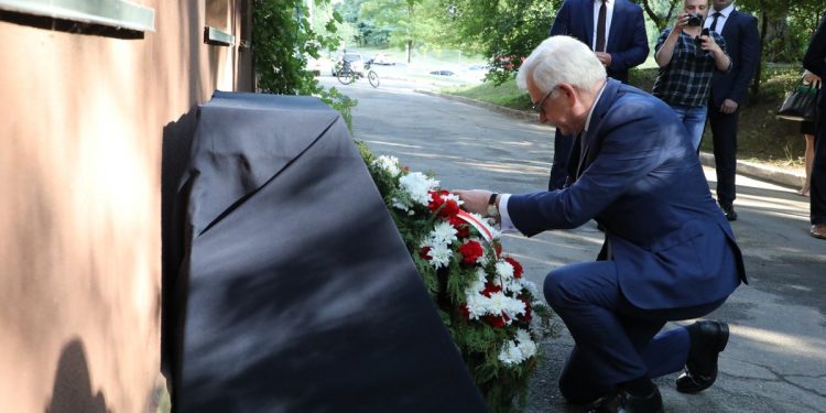 Ogromna wpadka MSZ na Twitterze. „Uśmiercono” znanego polityka