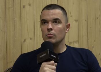 Dawid Janczyk zabrał głos ws. zdjęć, na których siedzi pod ścianą