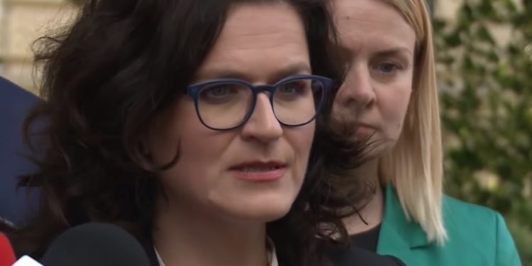 Dulkiewicz: Za próby samobójcze uczniów odpowiada PiS