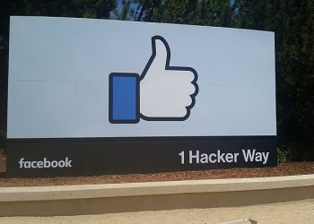 Współzałożyciel Apple radzi usunąć konto na Facebook. „Tego nie da się zatrzymać!”