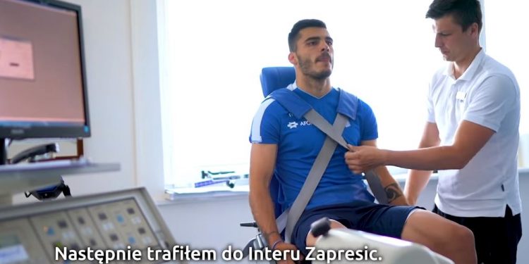 Karlo Muhar, nowy zawodnik Lecha Poznań, kupił… malucha [FOTO]