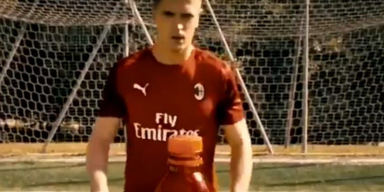 Krzysztof Piątek podbił internet. Wziął udział w challengu [WIDEO]