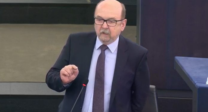 Legutko ostro w PE. „Żałosny spektakl. Większość ignoruje zasady”