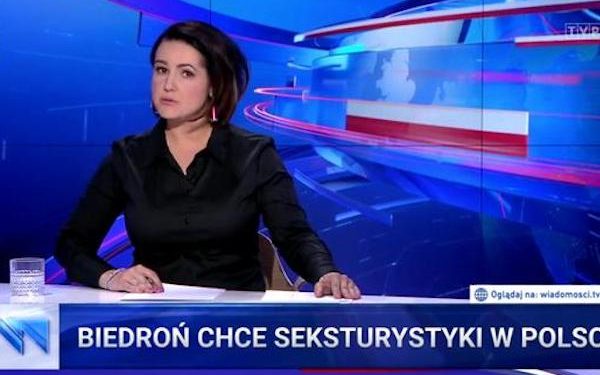 „Wiadomości” atakują Biedronia podając… nieprawdziwy cytat. Lider Wiosny odpowiada