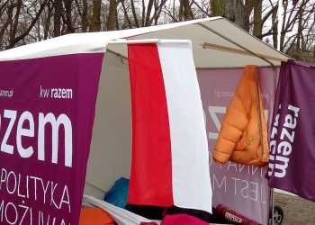 Razem odpowiada posłowi PiS. Partia nazwała go… bąbelkiem