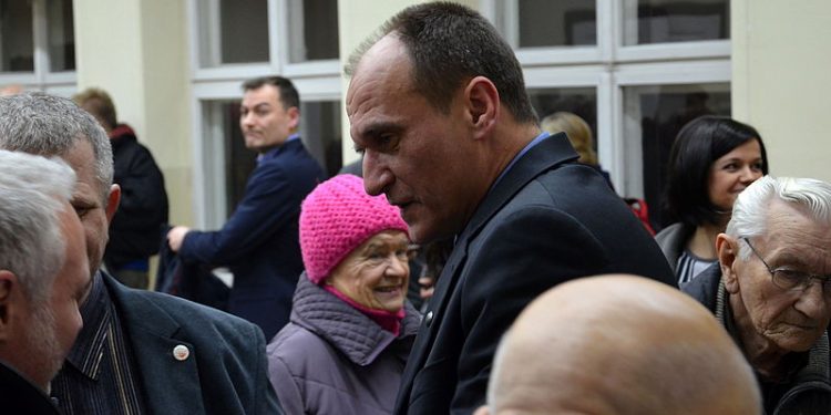 Kukiz pyta internautów o koalicję. Jest ankieta