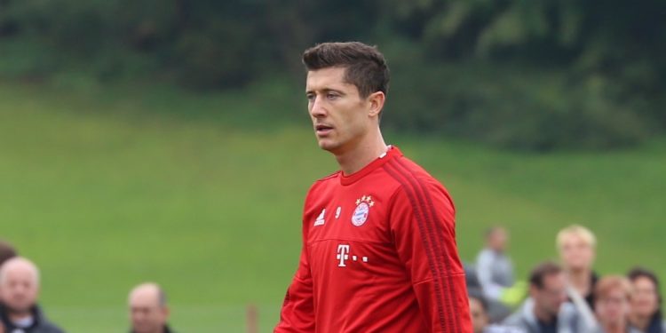 Robert_Lewandowski_Training_FC_Bayern_München-2
