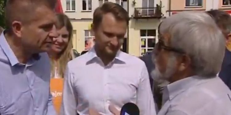 „Wiadomości TVP” pokazały fragment rozmowy Arłukowicza z wyborcą