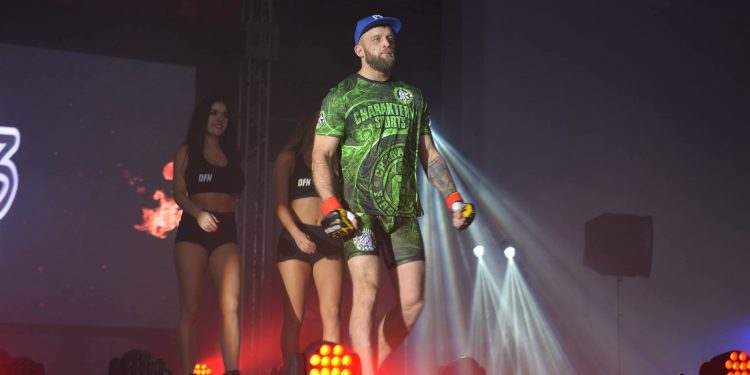 Witold Wyrzykowski raniony nożem. Zawodnik MMA bronił kobietę