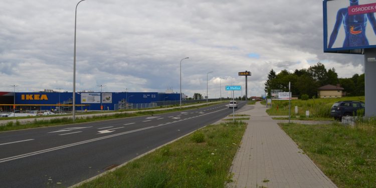 Billboard przed Ikeą w Lublinie. Reakcja na zwolnienie