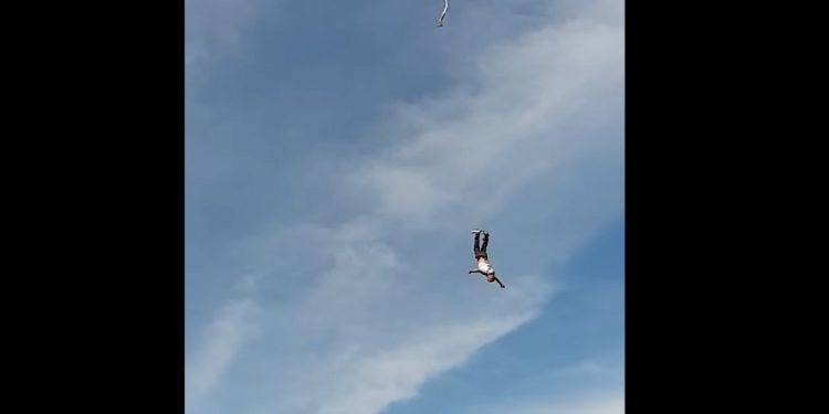 Gdynia: 39-latek zsunął się z uprzęży podczas skoku na bungee [WIDEO]