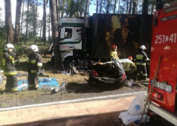 Emilianowo: Tragiczny wypadek. Kierowca spłonął we wraku