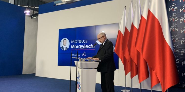 Znamy jedynki PiS na listach wyborczych. Przedstawił je Kaczyński