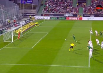 Polak chciał skompromitować bramkarza wykonaniem rzutu karnego. Zdecydowanie nie wyszło [WIDEO]