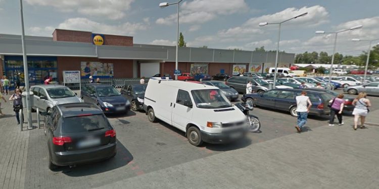 Warszawa: Zapłaciła 95 zł za parking! Klientka Lidla jest oburzona