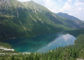 Dwóch zagranicznych turystów kąpało się nago w Morskim Oku. Interweniowała straż