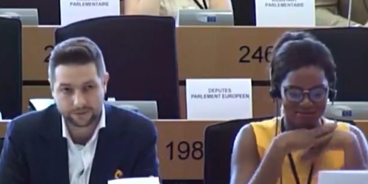 Patryk Jaki pyta o praworządność. „W Niemczech politycy wybierają sędziów i to nie jest upolitycznione”