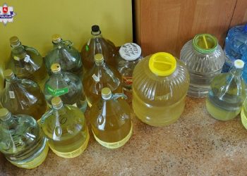 500 litrów zacieru i 400 gotowego alkoholu. Policja zatrzymała „bimbrowniczki”