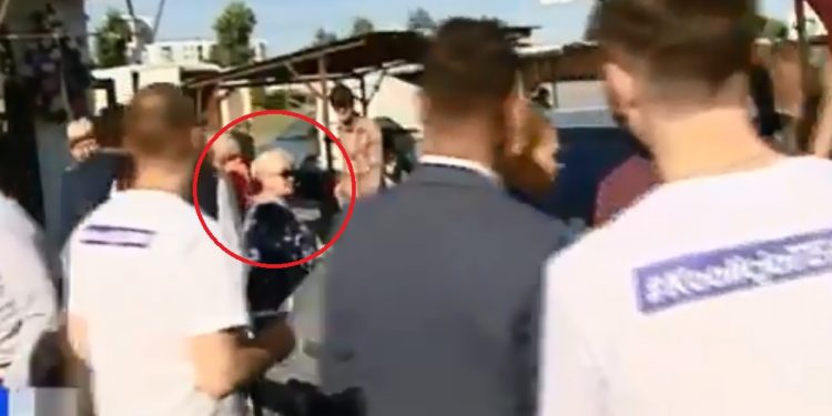 Politycy PO na bazarze. „Złodzieje, do roboty!”