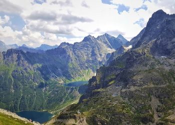 Małopolskie: Wielka akcja czyszczenia Tatr. Zniesiono ponad pół tony śmieci!
