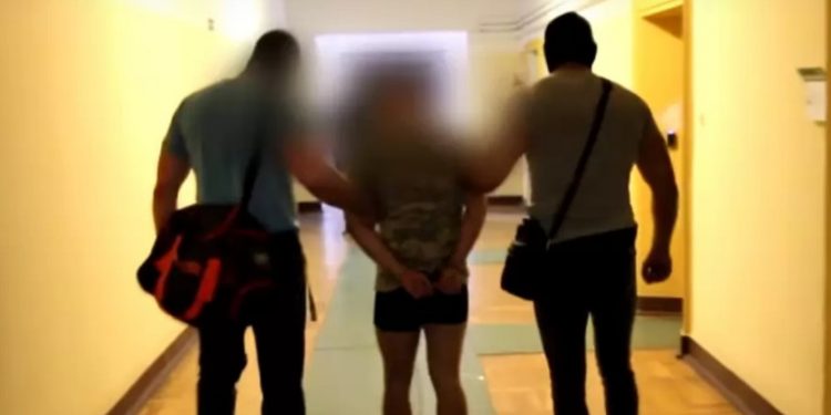 Zabójca Kristiny „ma wakacje”. Strażnik opowiada o areszcie