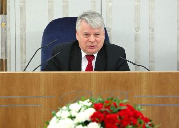 Ujawniono wykaz lotów Bogdana Borusewicza. Były marszałek Senatu 12 razy latał z córką…