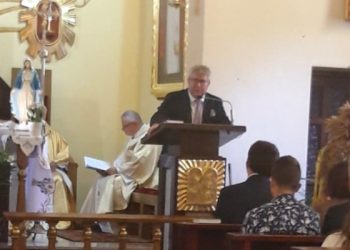 Ksiądz zaprosił polityka PiS przed ambonę. Teraz ma kłopoty