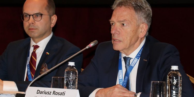 Dariusz Rosati: Nasz własny rząd pcha nas na Wschód. Zareagował dziennikarz TVP Info