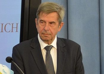 Prof. Andrzej Zoll o dymisji ministra sprawiedliwości. „Premier powinien tę potrzebę widzieć”