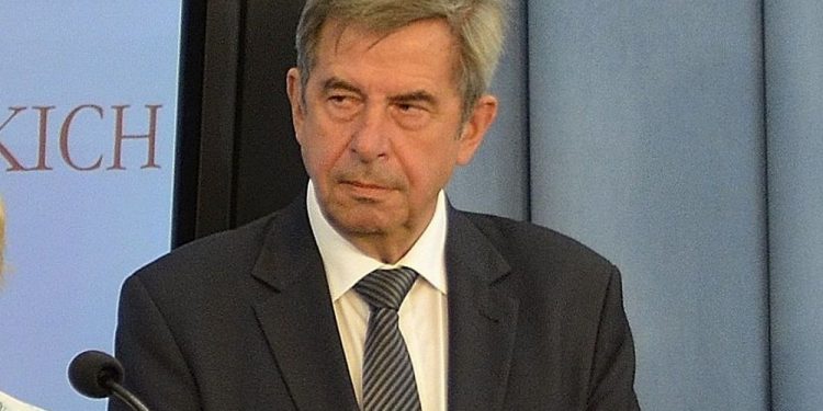 Prof. Andrzej Zoll o dymisji ministra sprawiedliwości. „Premier powinien tę potrzebę widzieć”