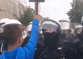 Profesor UW, Jacek Kochanowski wywołał burzę. „Po*eb z krzyżem”