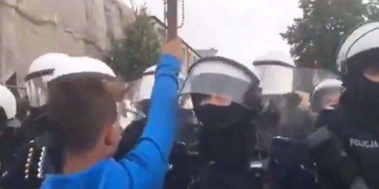 Profesor UW, Jacek Kochanowski wywołał burzę. „Po*eb z krzyżem”