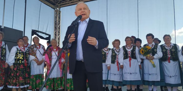 Kaczyński: „Przyjdzie taki dzień, że zmienimy konstytucję”
