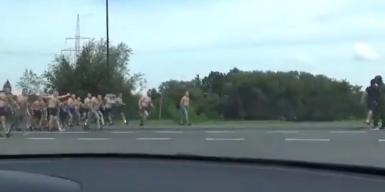 Ustawka pseudokibiców w Kędzierzynie-Koźlu. Dantejskie sceny [WIDEO]