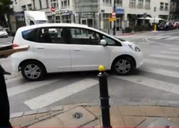 Wiadomości TVP. Pokazali, jak zaparkował Piotr Najsztub