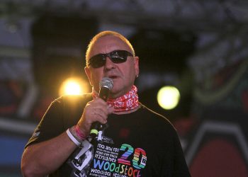 Owsiak przeciwko PiS na zakończenie Pol’and’Rock. „Możecie mnie zarąbać, ale nie zamkniecie mi mordy”