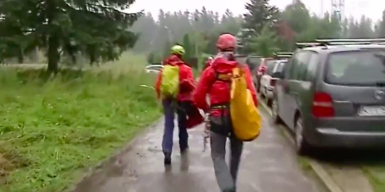 Burza w Tatrach. Wstrząsająca relacja: „Piorun uderzył idącego przede mną mężczyznę”