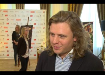 Piotr Woźniak-Starak na motorówce w nocy. Nagranie obiegło sieć [WIDEO]