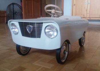 Budował samochód dla dzieci, padł ofiarą złodzieja. Internauci szukają winnego: „Błagam o refleksję” [FOTO]