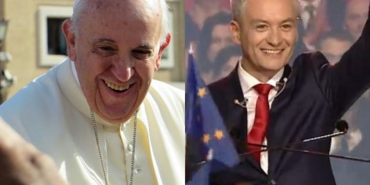 Biedroń napisał do papieża Franciszka: Zwracam się do Waszej Świątobliwości z prośbą