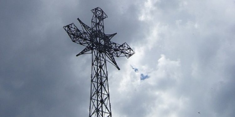 Komentator Radia Maryja o walce z krzyżem na Giewoncie: Napotka na opór społeczeństwa